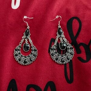 Elegant Black and Silver Filigree Earrings
